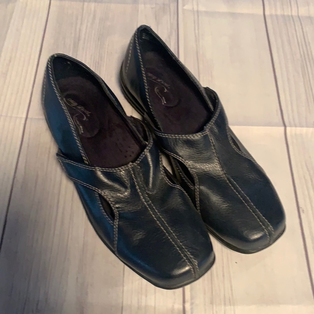 Easy Street slip on shoes